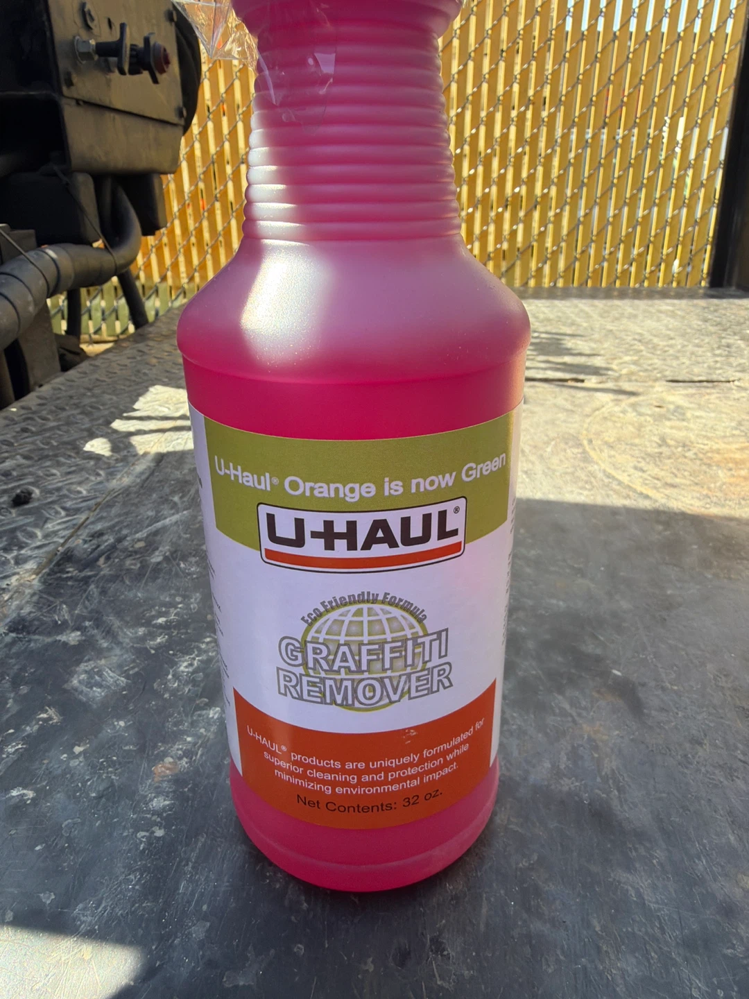 U-Haul Graffiti Remover - 32 oz - photo 2