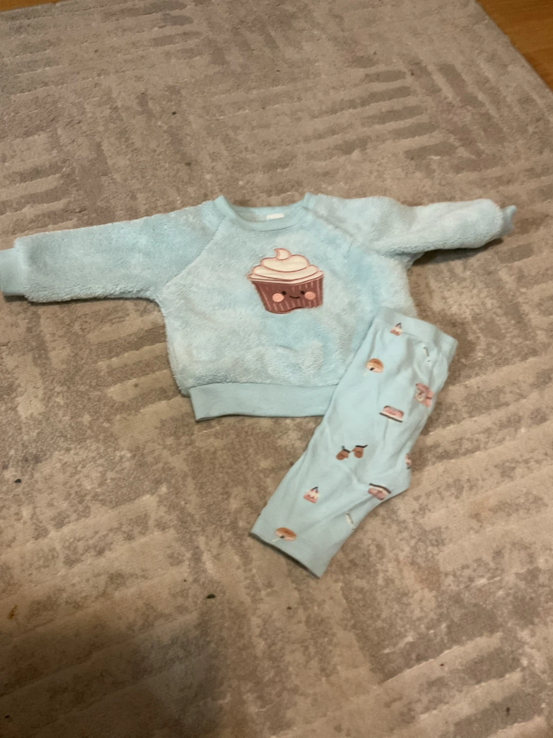Baby Girl's "Cute Cupcake" Sweater and Leggings set 3 mont  Set
