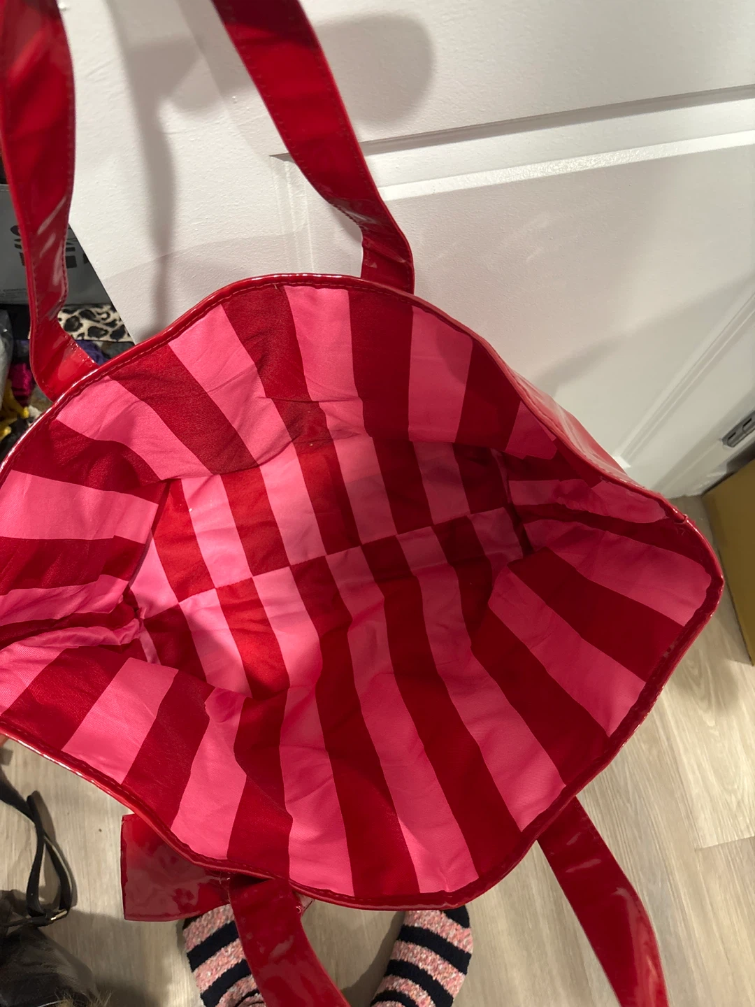 Victoria's Secret Red Patent Tote Bag - photo 2