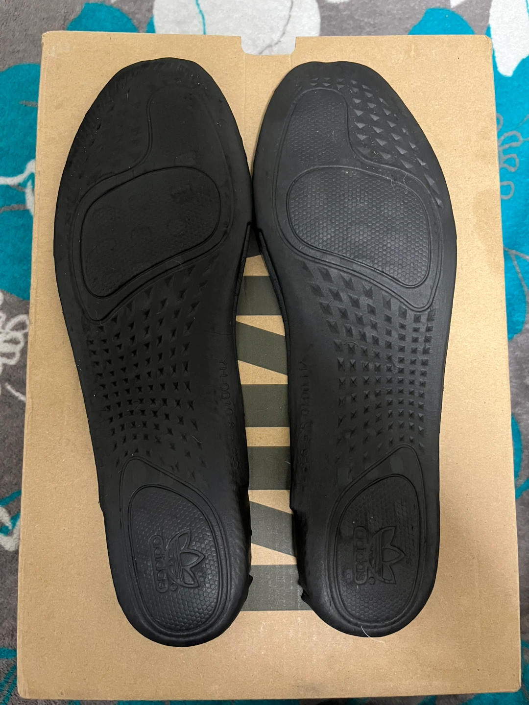 Adidas Yeezy 350 Size 11 - photo 2