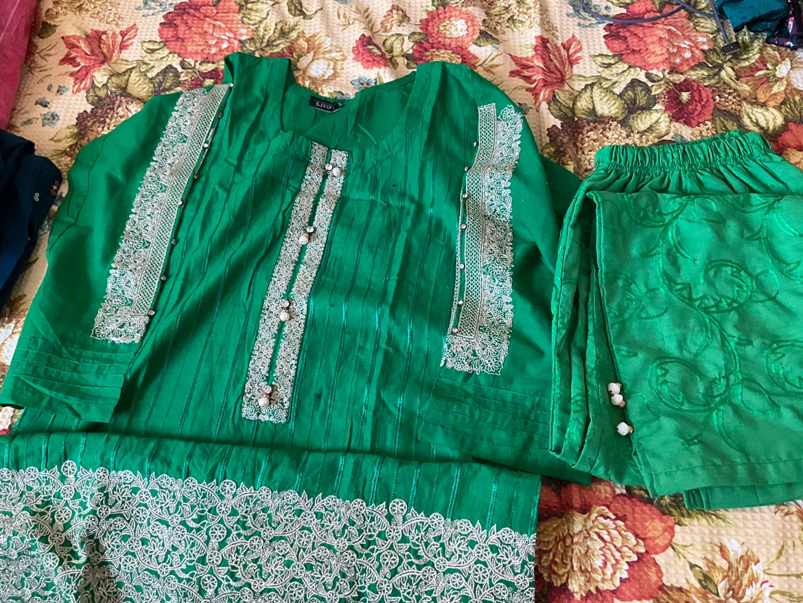 Bright Green Embroidered Kurta and Pants Set - photo 4