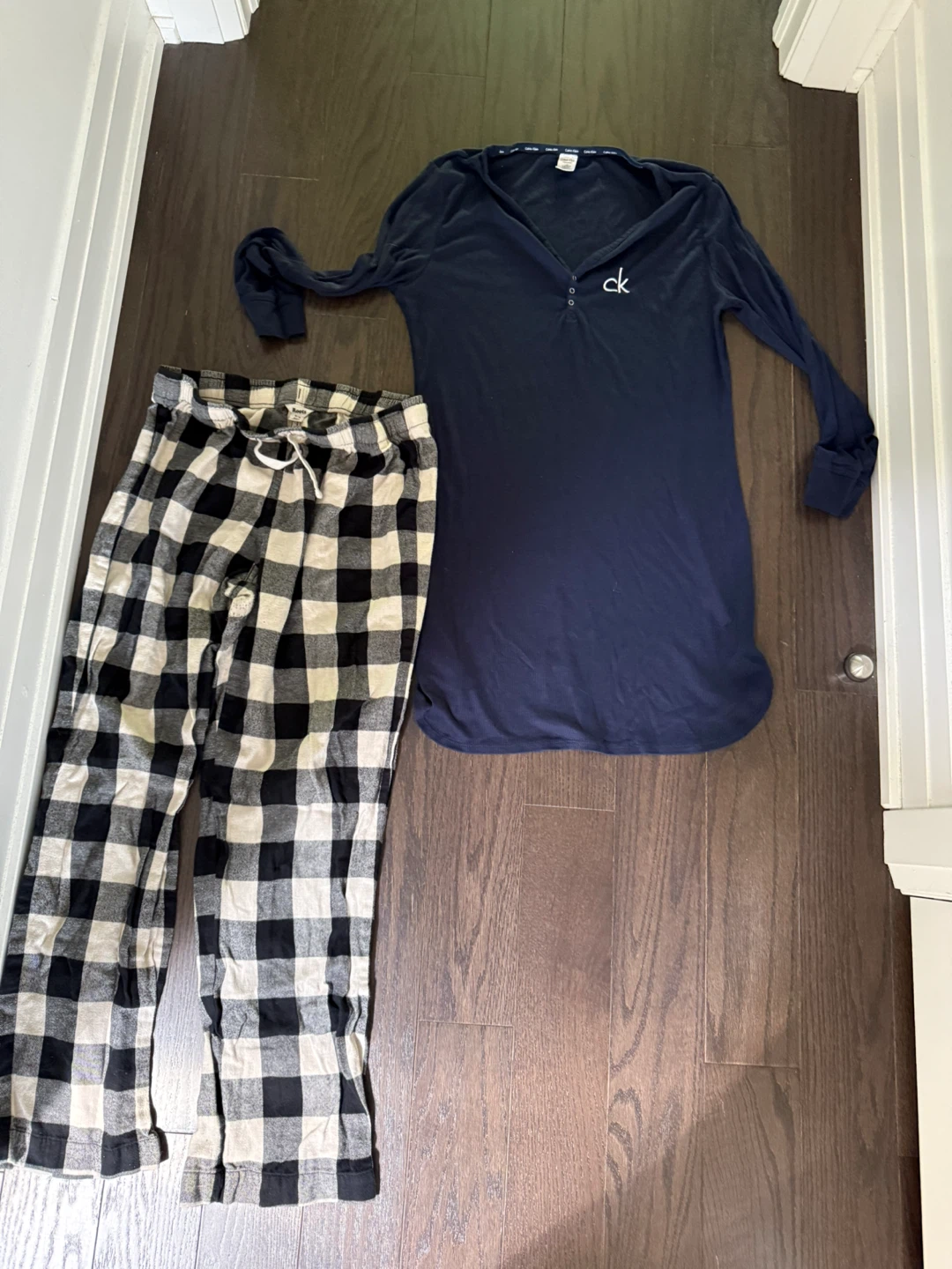 Roots Flannel Pajama Pants & Calvin Klein Long Sleeve Top - photo 2