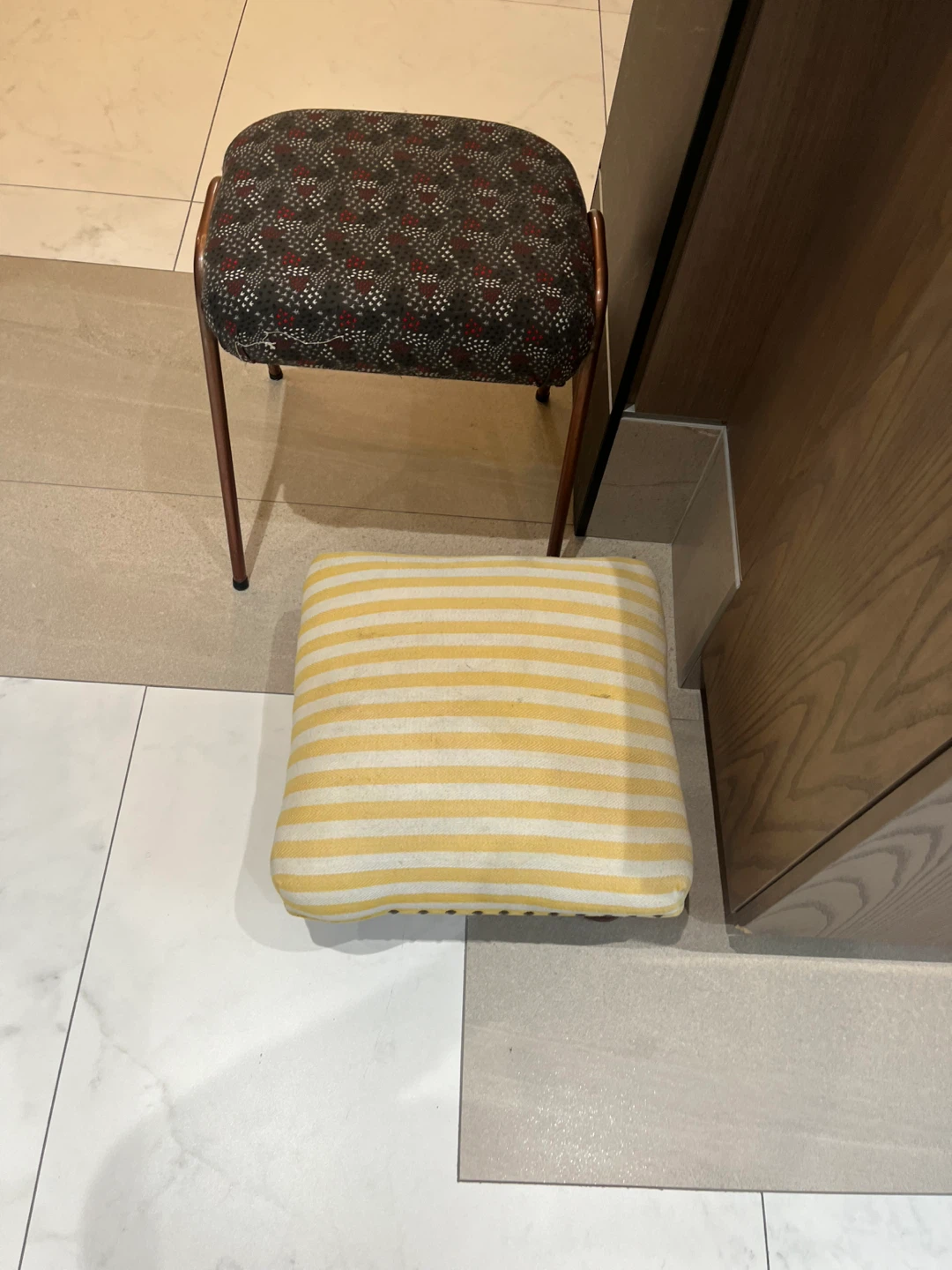 Retro Stool with Throw Pillow