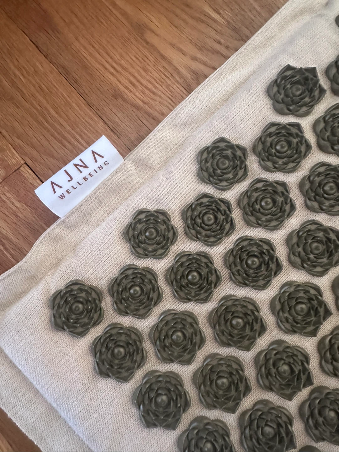 AJNA Wellbeing Acupressure Mat - photo 2