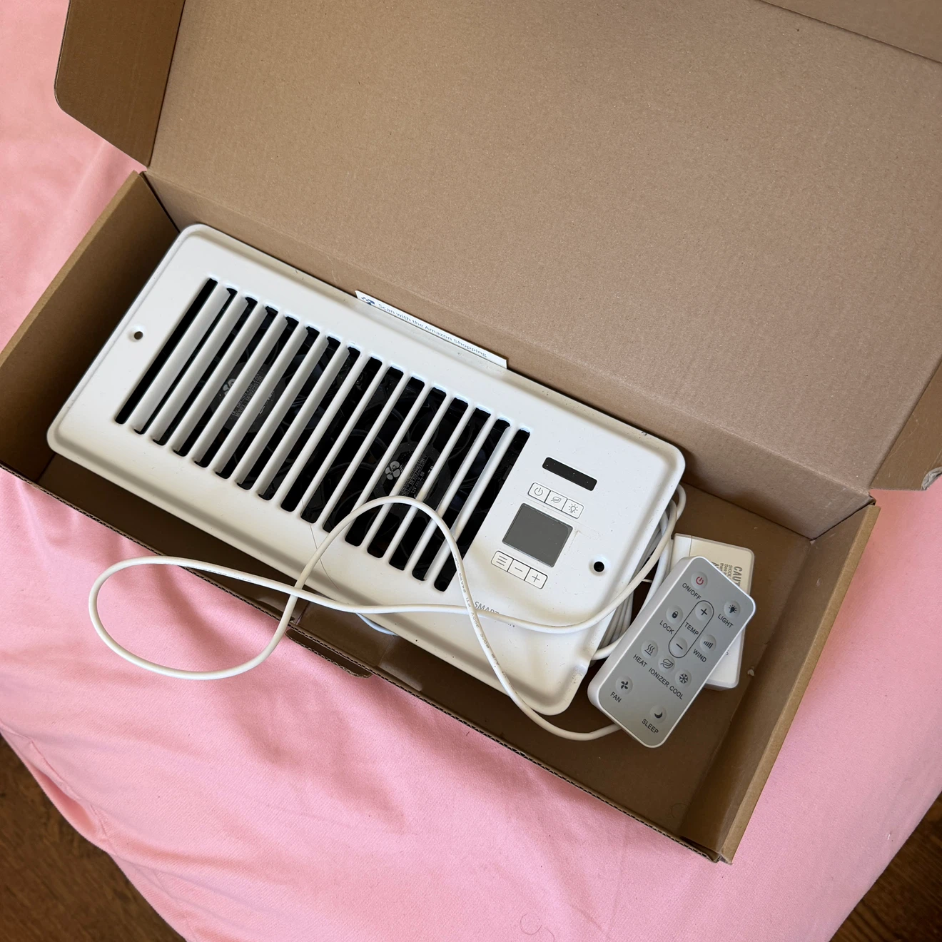White Vent Fan with Remote