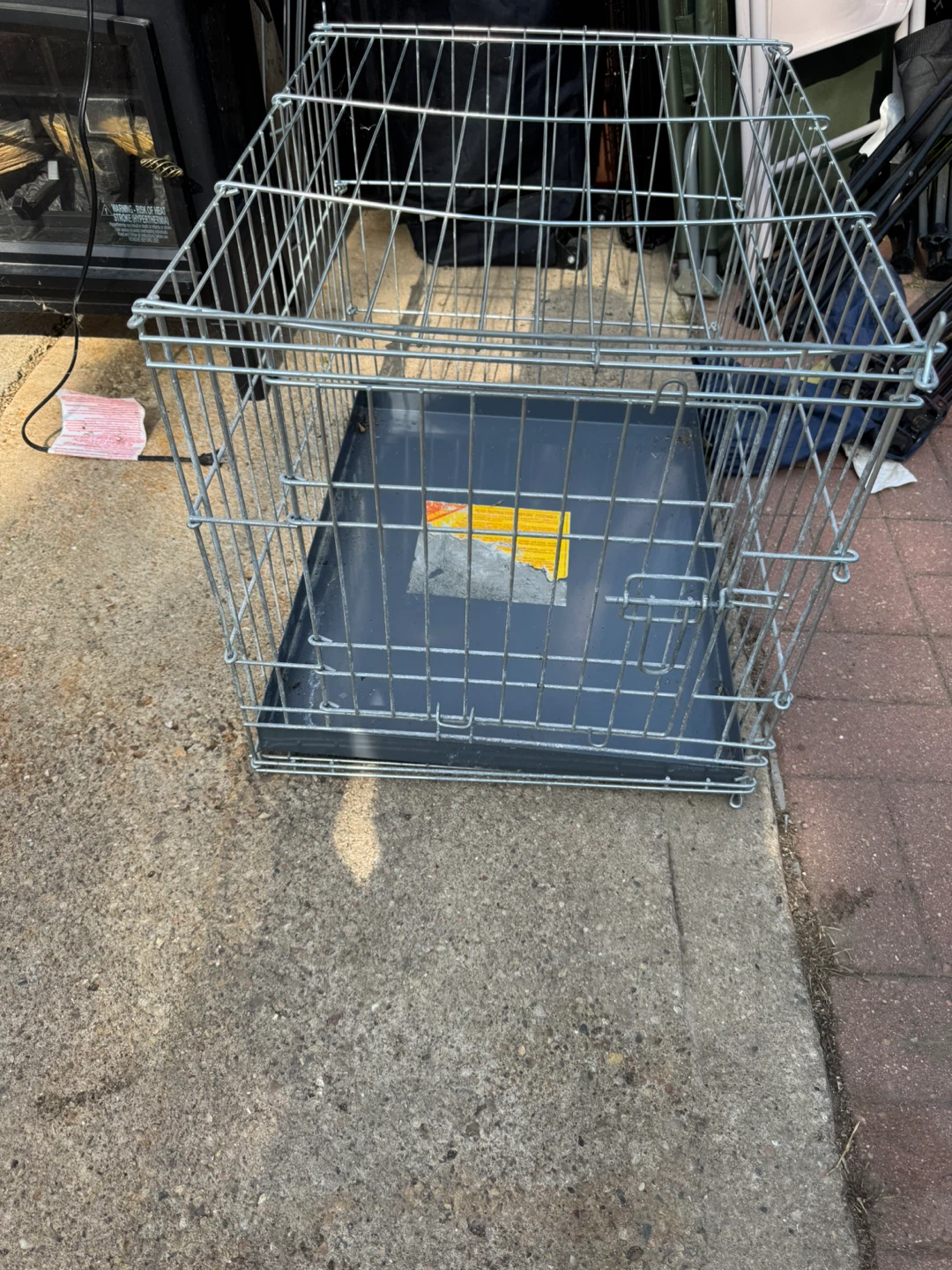 Wire Dog Crate with Plastic Tray