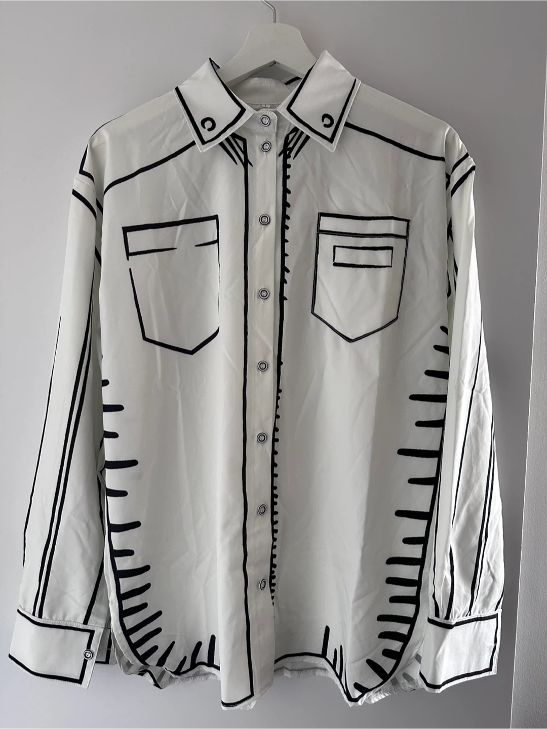 outline shirt