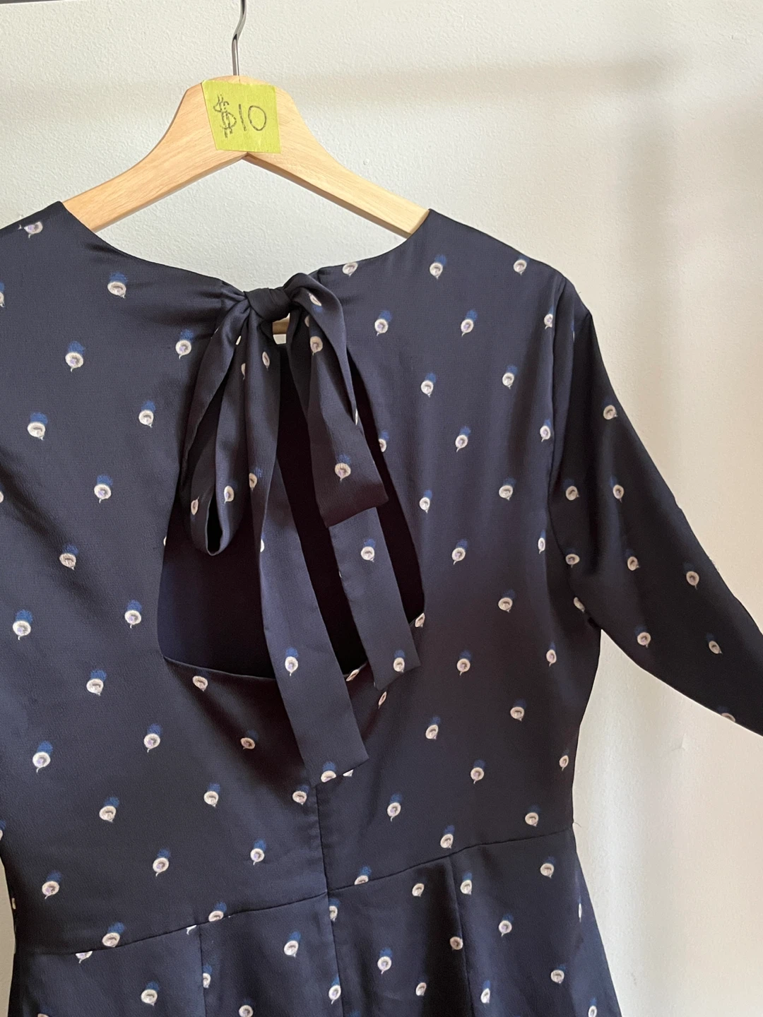 Banana Republic navy  ribbon/tie back cutout dress size 4