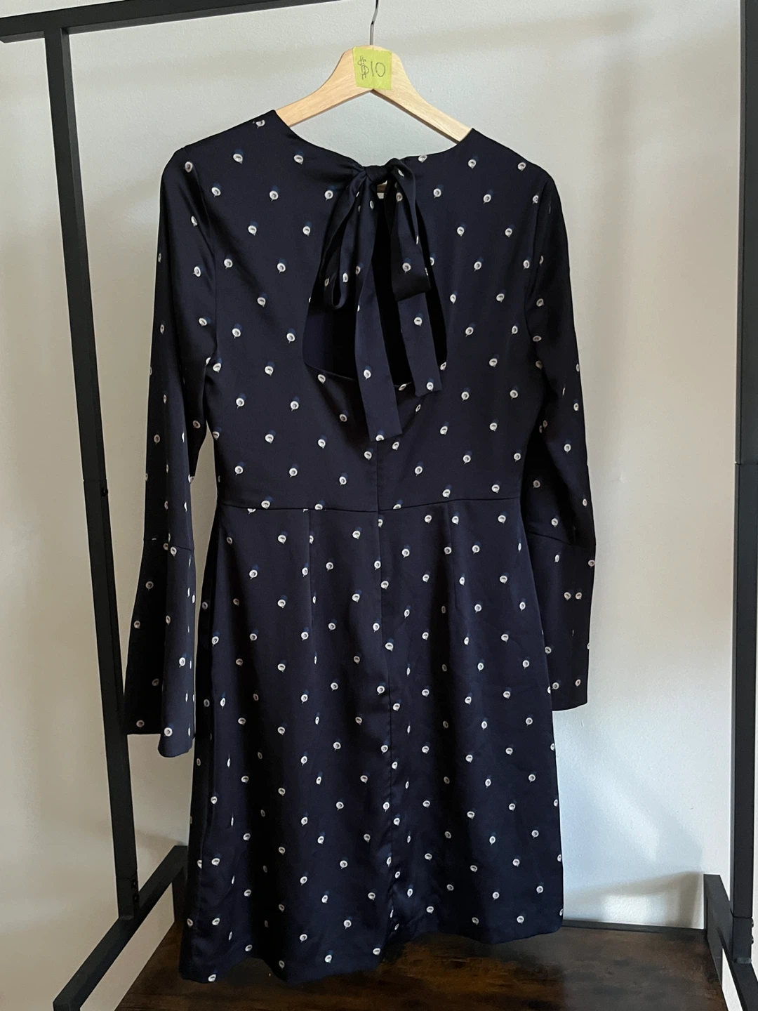 Banana Republic navy  ribbon/tie back cutout dress size 4 - photo 4