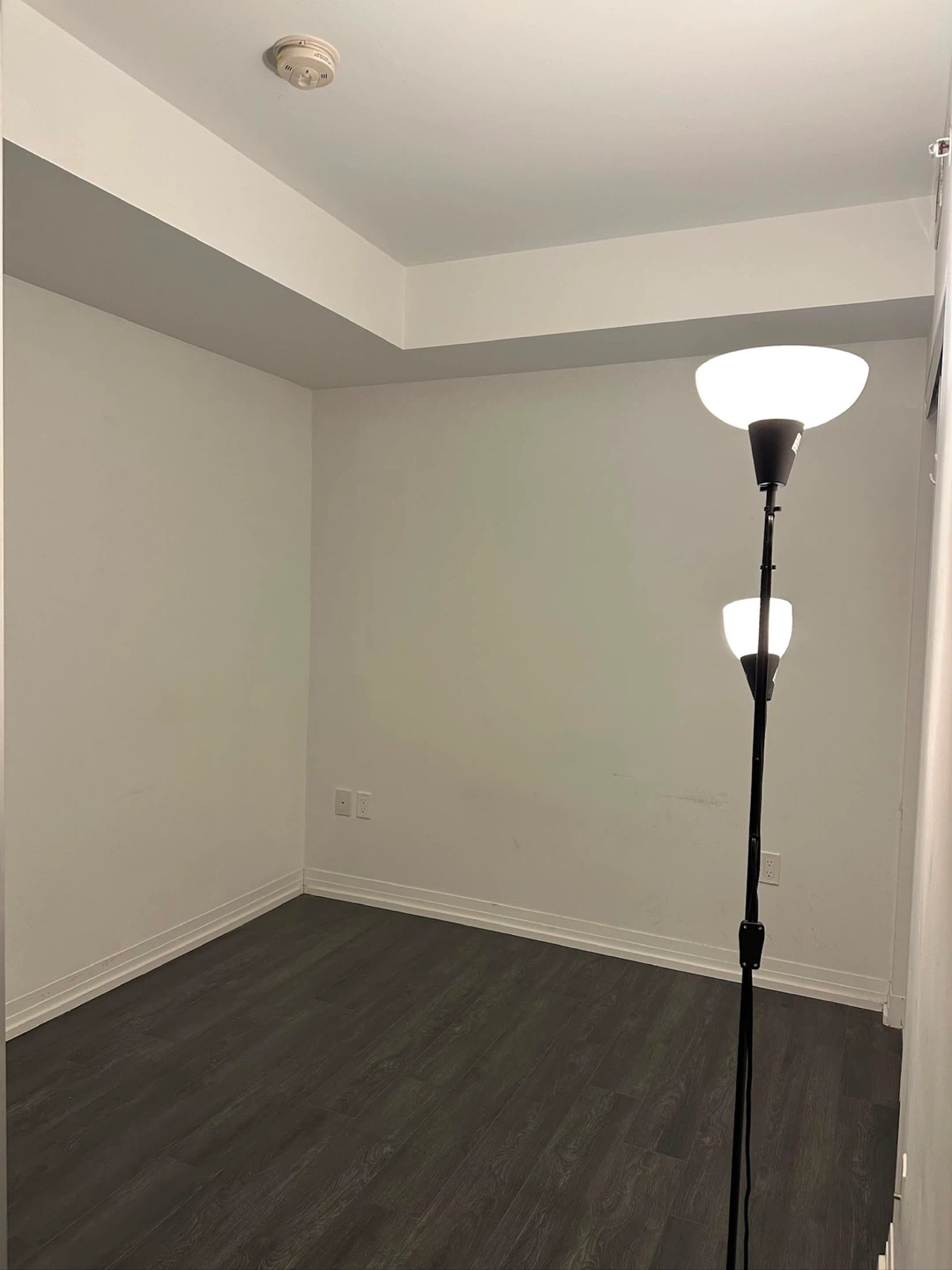 Room for rent in Downtown Toronto - photo 2