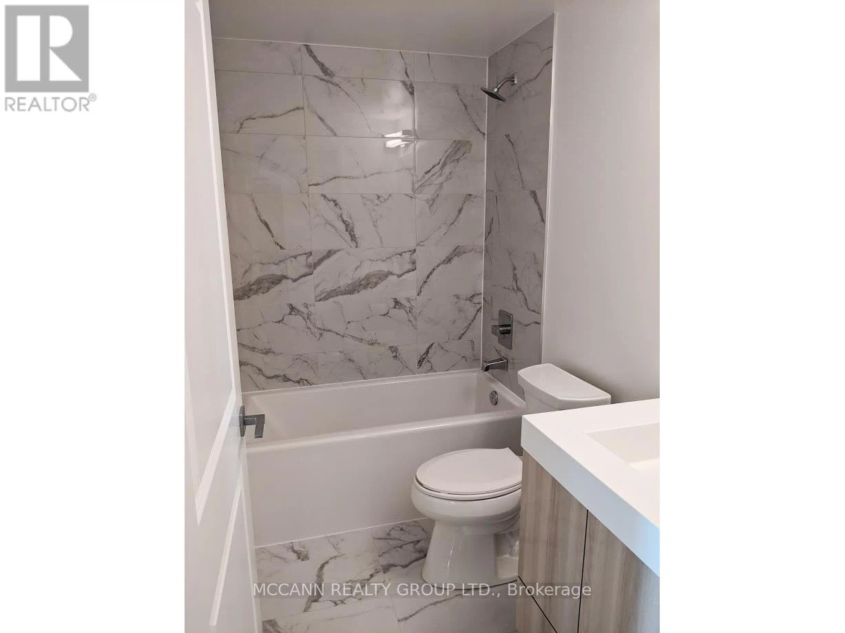 Room for rent in Downtown Toronto - photo 5
