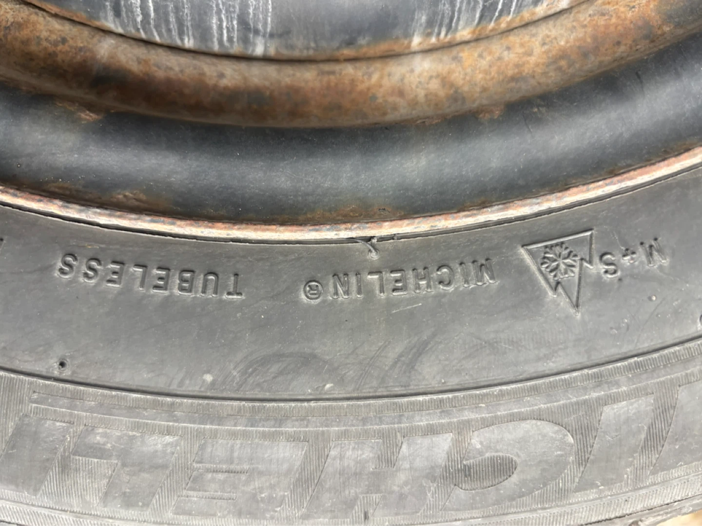 Michelin Winter Tire with rim 205/60R16 - photo 2