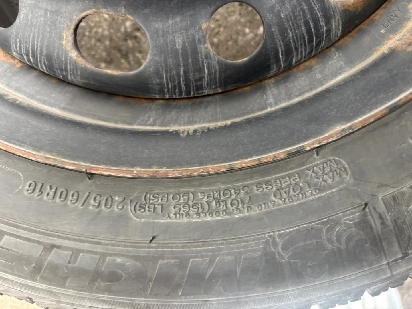 Michelin Winter Tire with rim 205/60R16