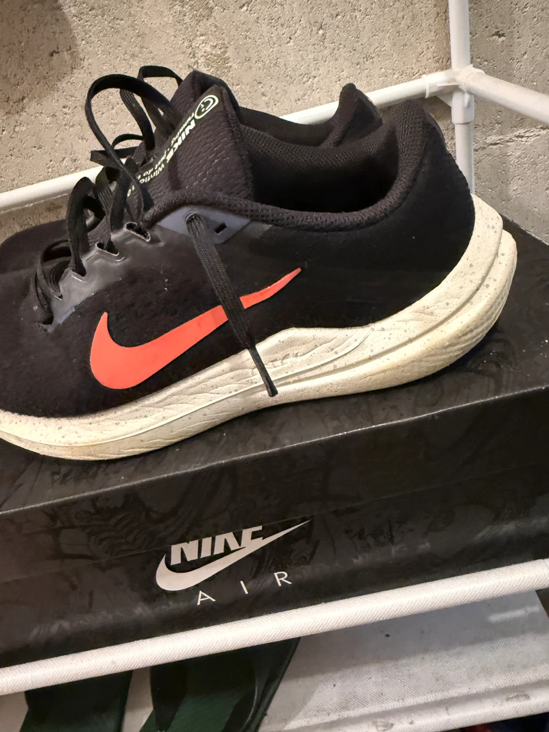 Men’s Nike Running Shoes - photo 2