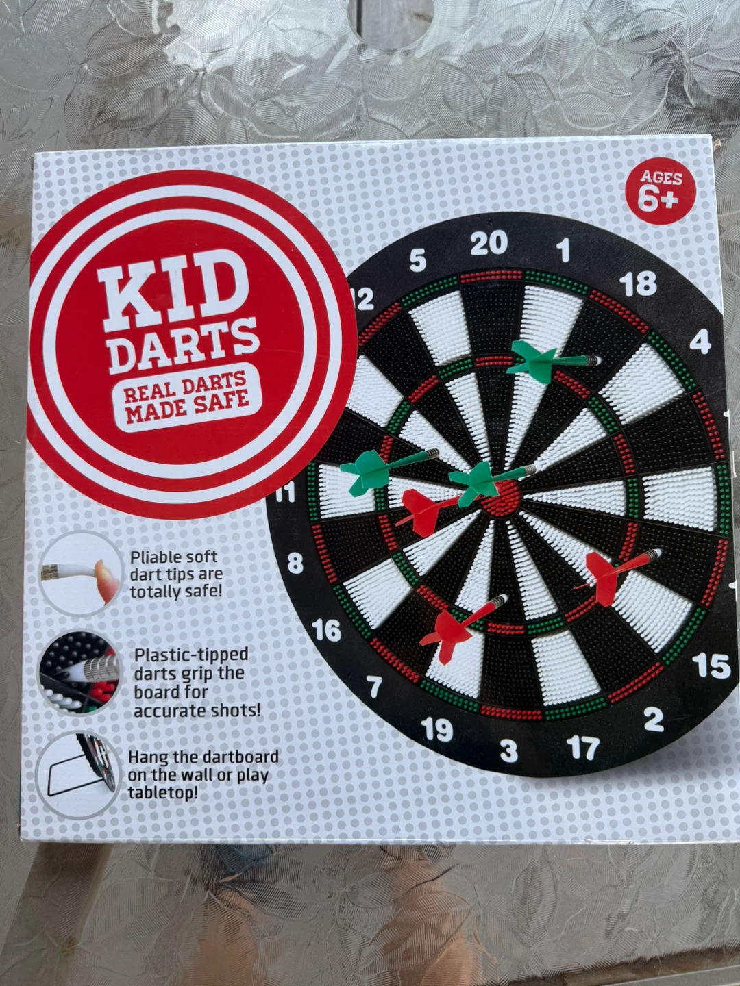 BNIB Kid Darts Soft Tipped Dartboard Set