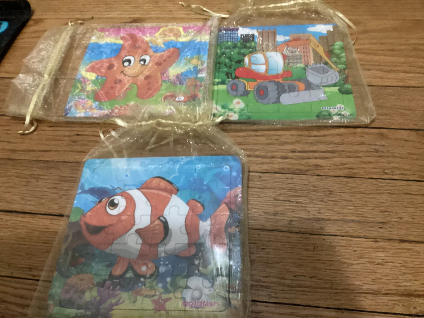 New sealed Giftable 3 Puzzles - Goldfish, Starfish, Excavator