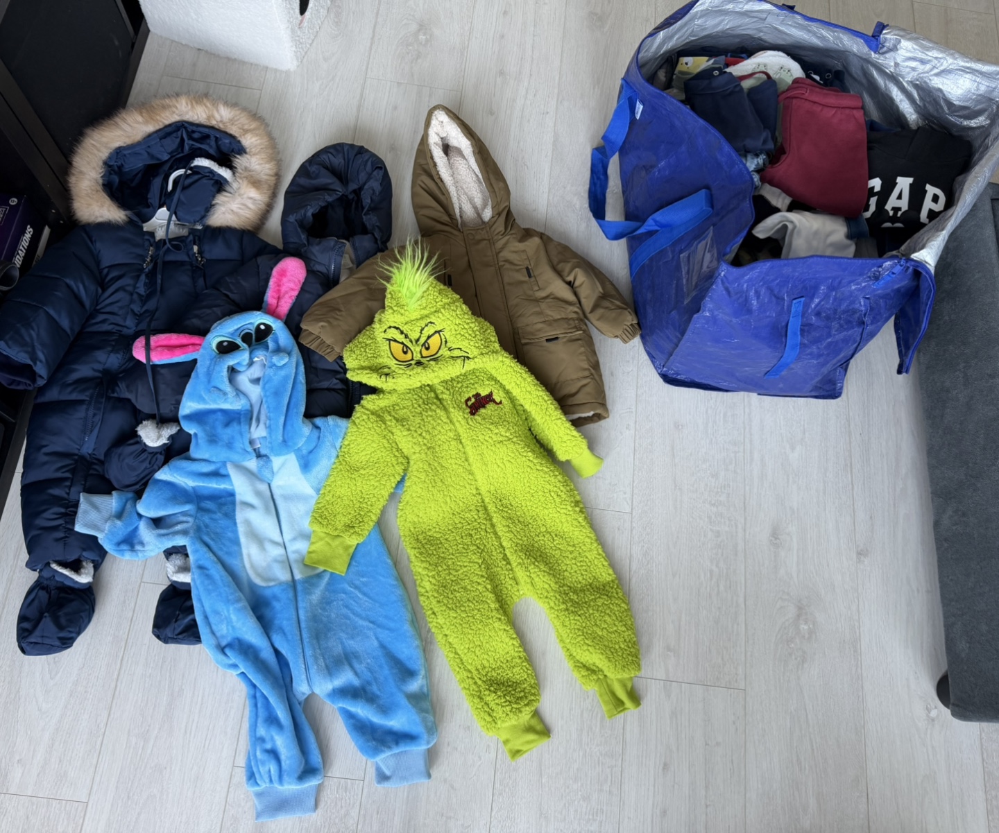 Beautiful Set of clothes 1/2 years