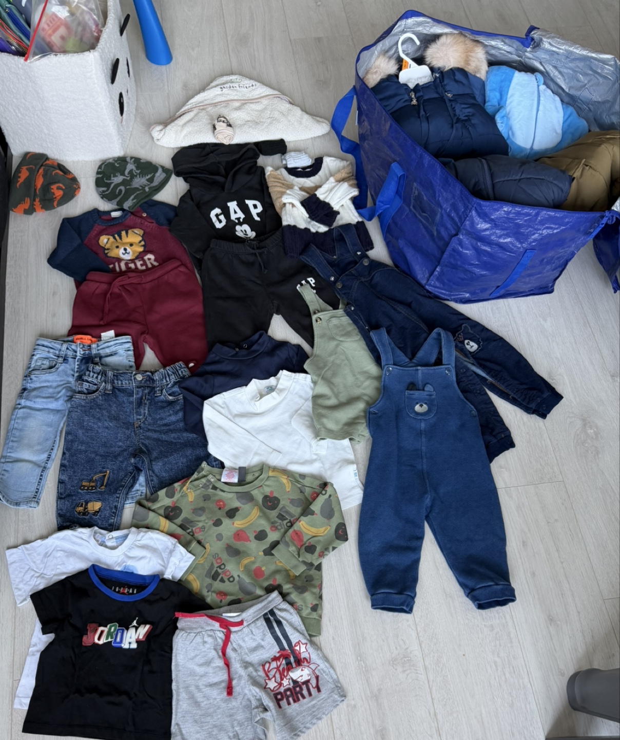 Beautiful Set of clothes 1/2 years - photo 2