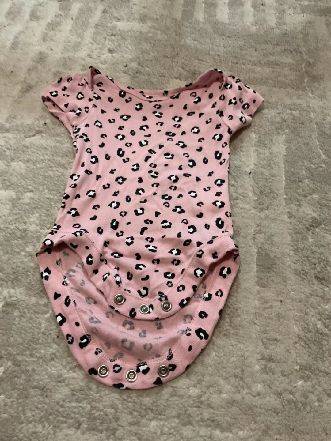 Baby Girl Pink Leopard Print Onesie 0-3 m months - photo 2
