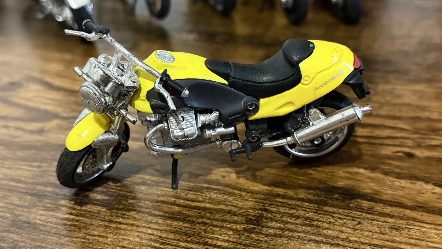 Collection of 18 Model Motorcycles - photo 5