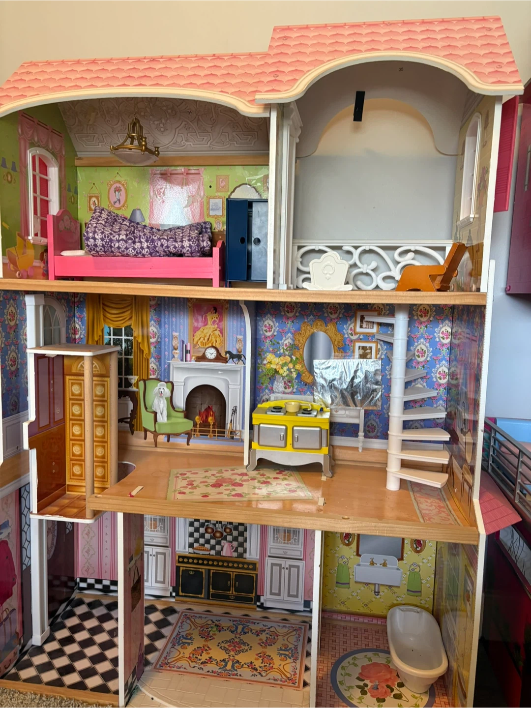 Dollhouse with Furniture