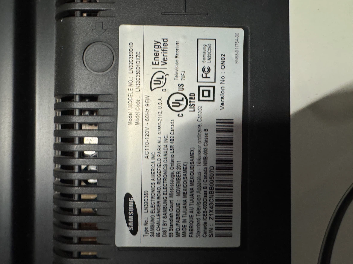 Samsung LN32C350D1D HD Television - photo 2