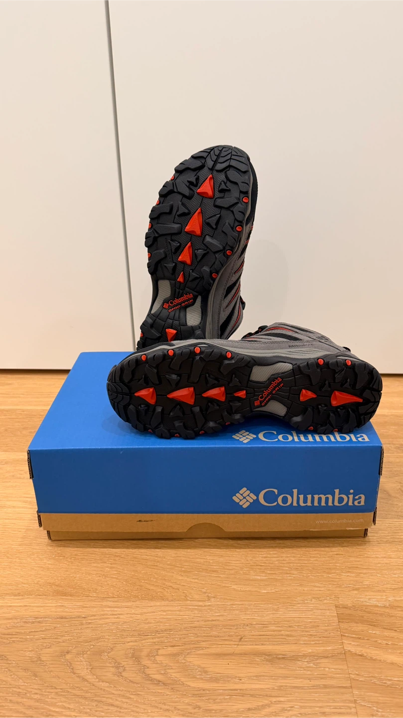 BRAND NEW Columbia Men's Waterproof Hiking Boots Size 11.5 - photo 2