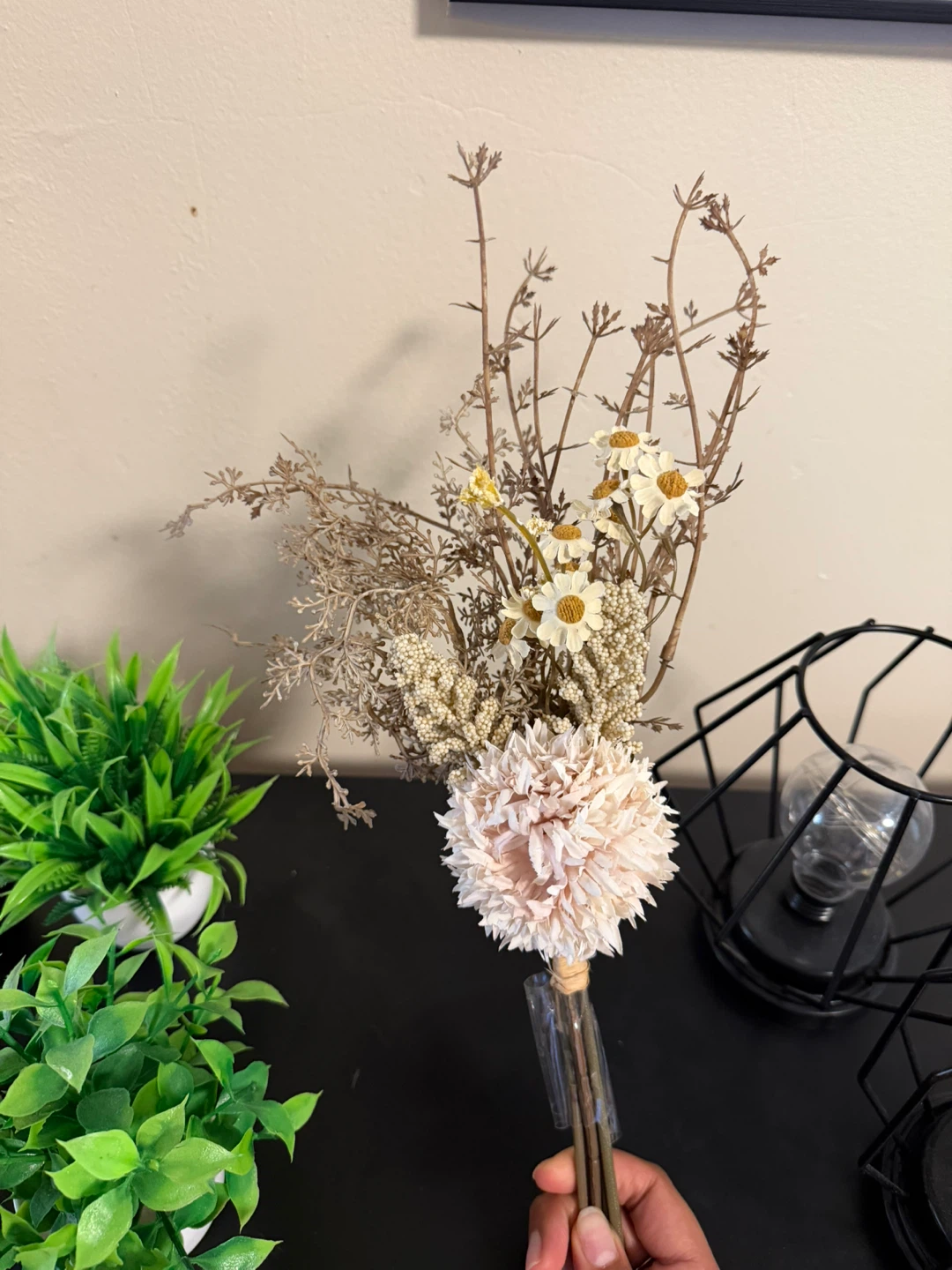 Decorative Items - photo 3