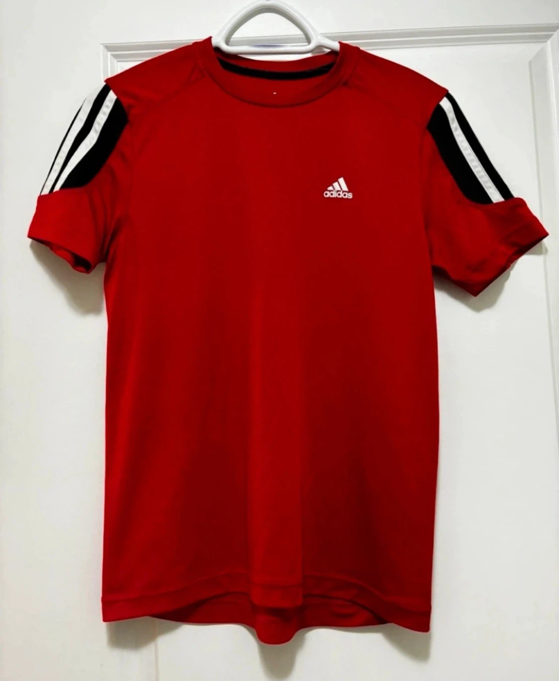 Adidas women's top (size for small to med)