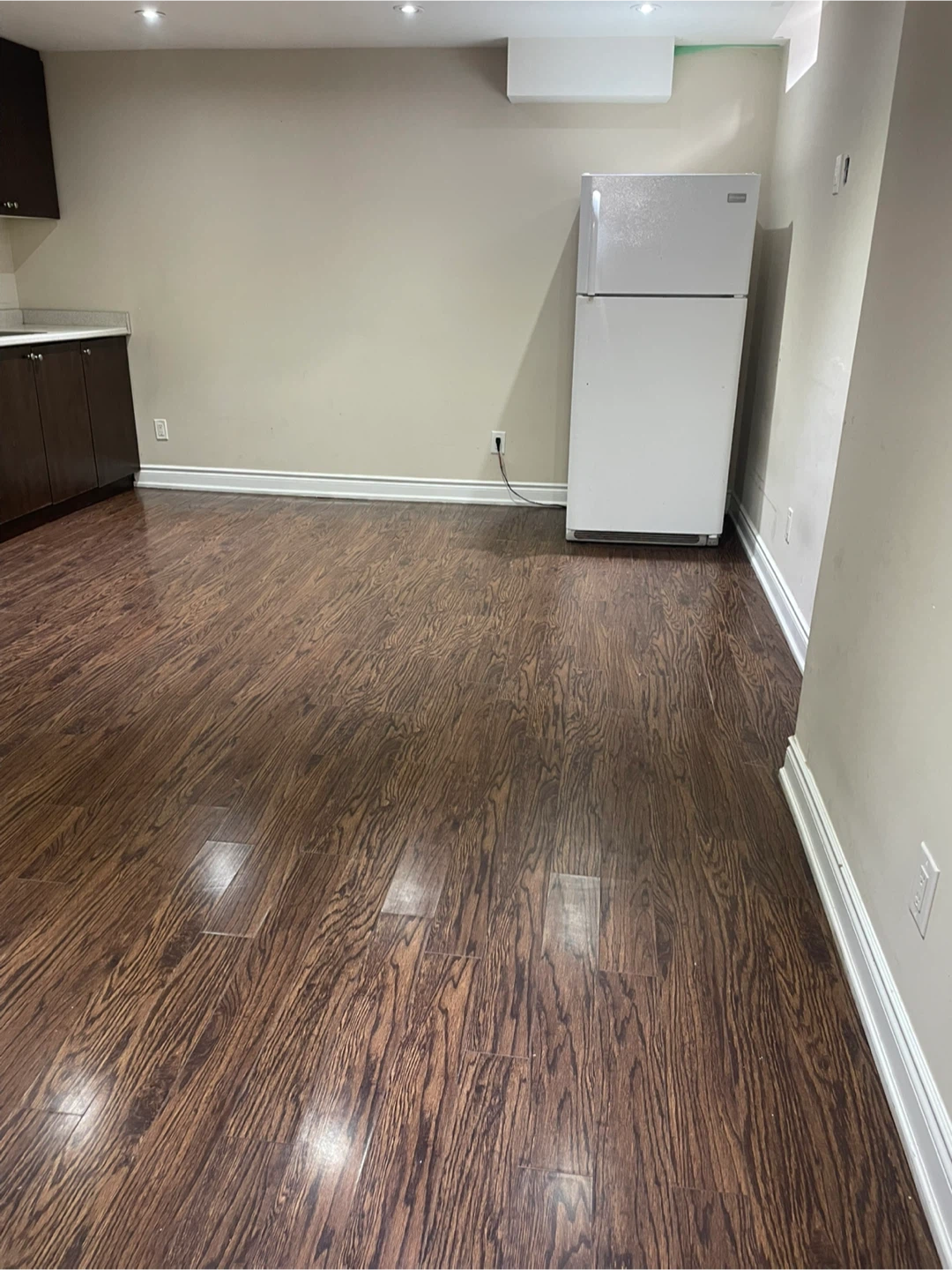 Basement for rent - photo 4