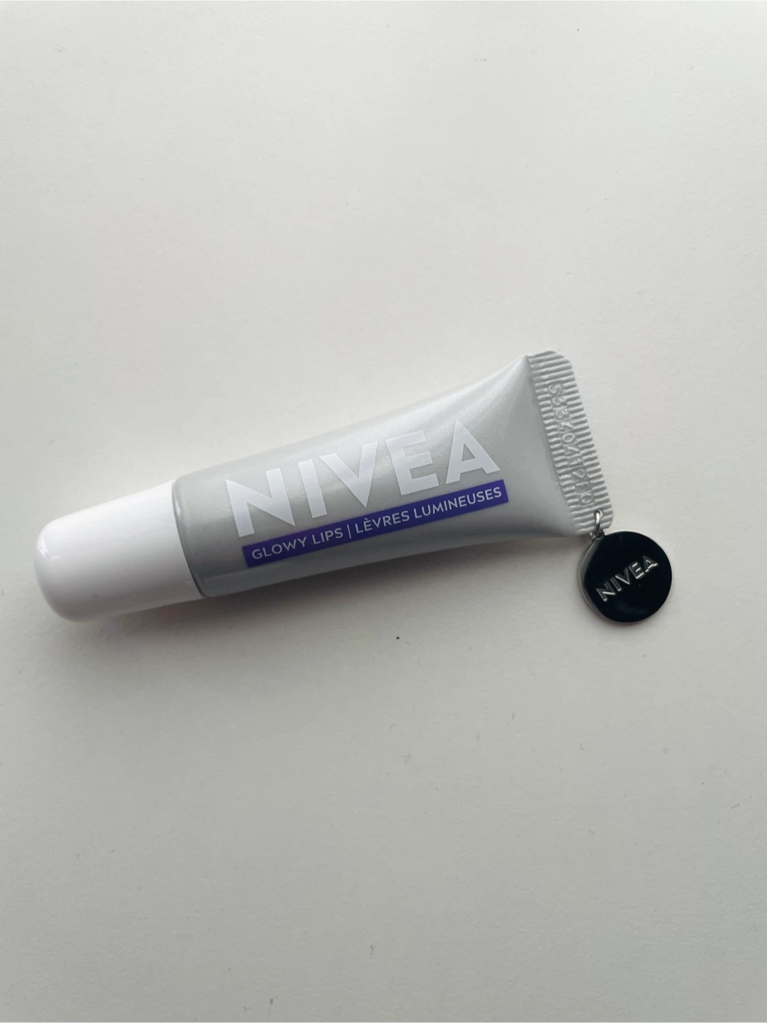 Nivea glowy lips-clear
