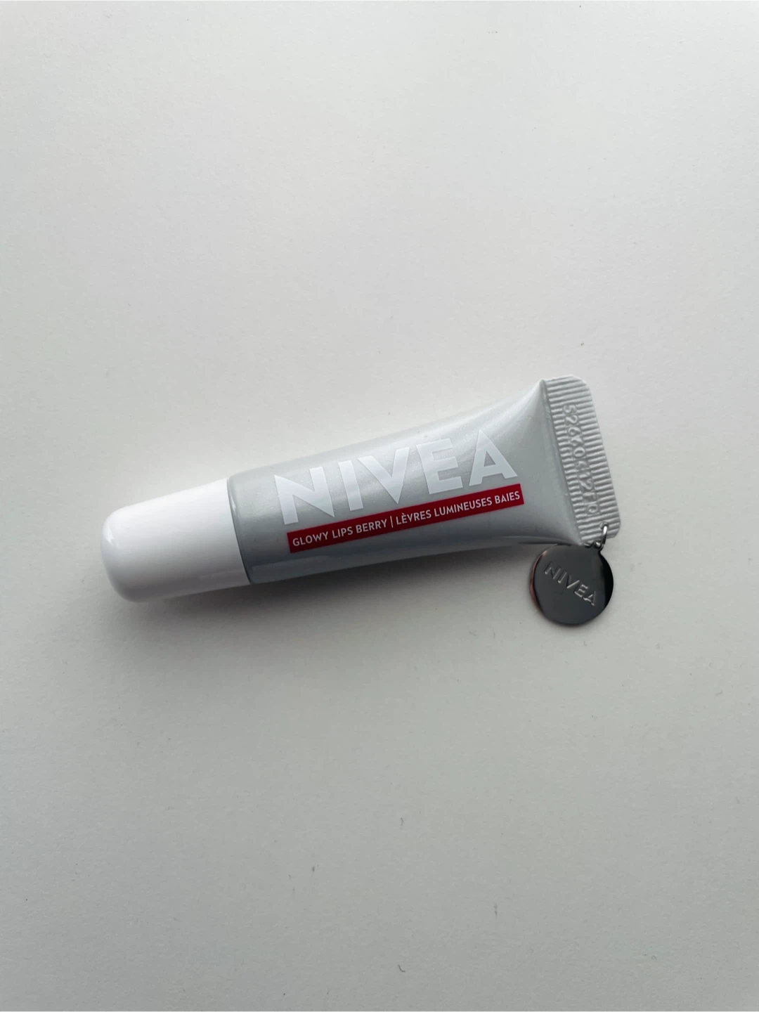 Nivea glowy lips-berry