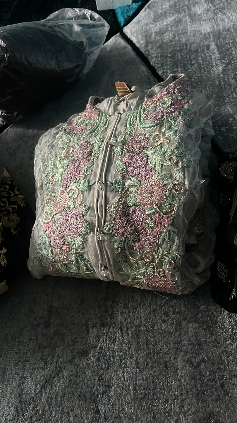 Embroidered Velvet and shiffon Pakistani suit Collection - photo 3