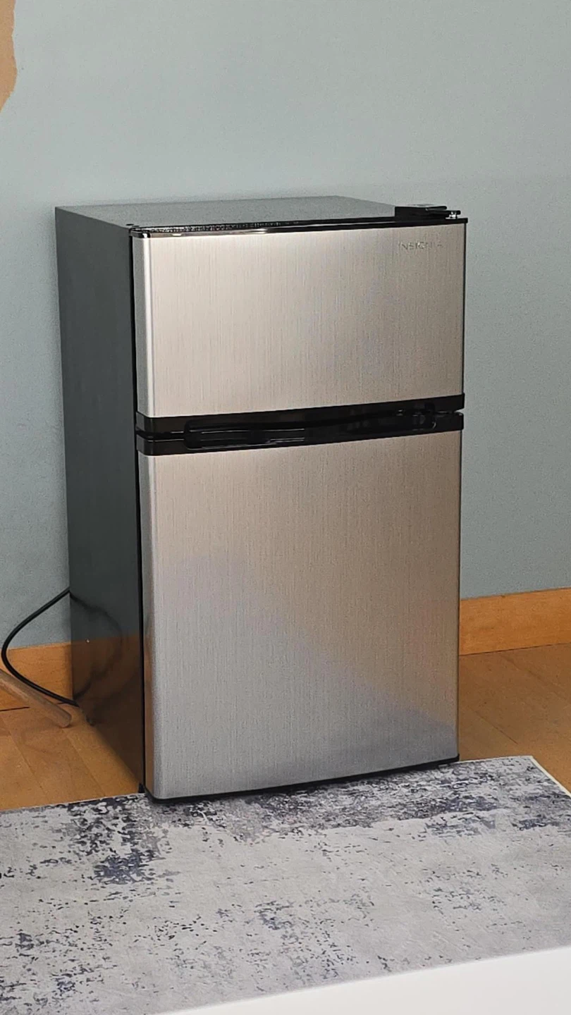 Insignia Compact Refrigerator
