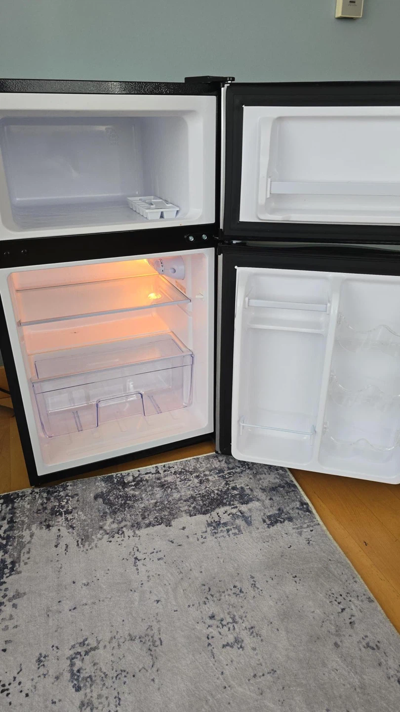 Insignia Compact Refrigerator - photo 2