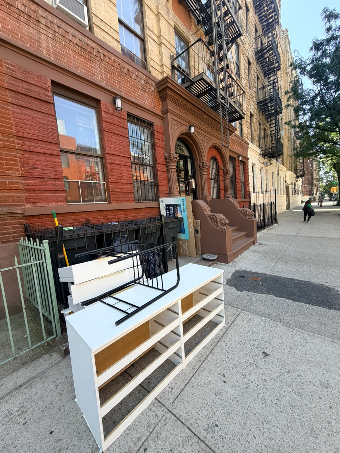 White 6 Drawer Unit Free Curb Alert - photo 2