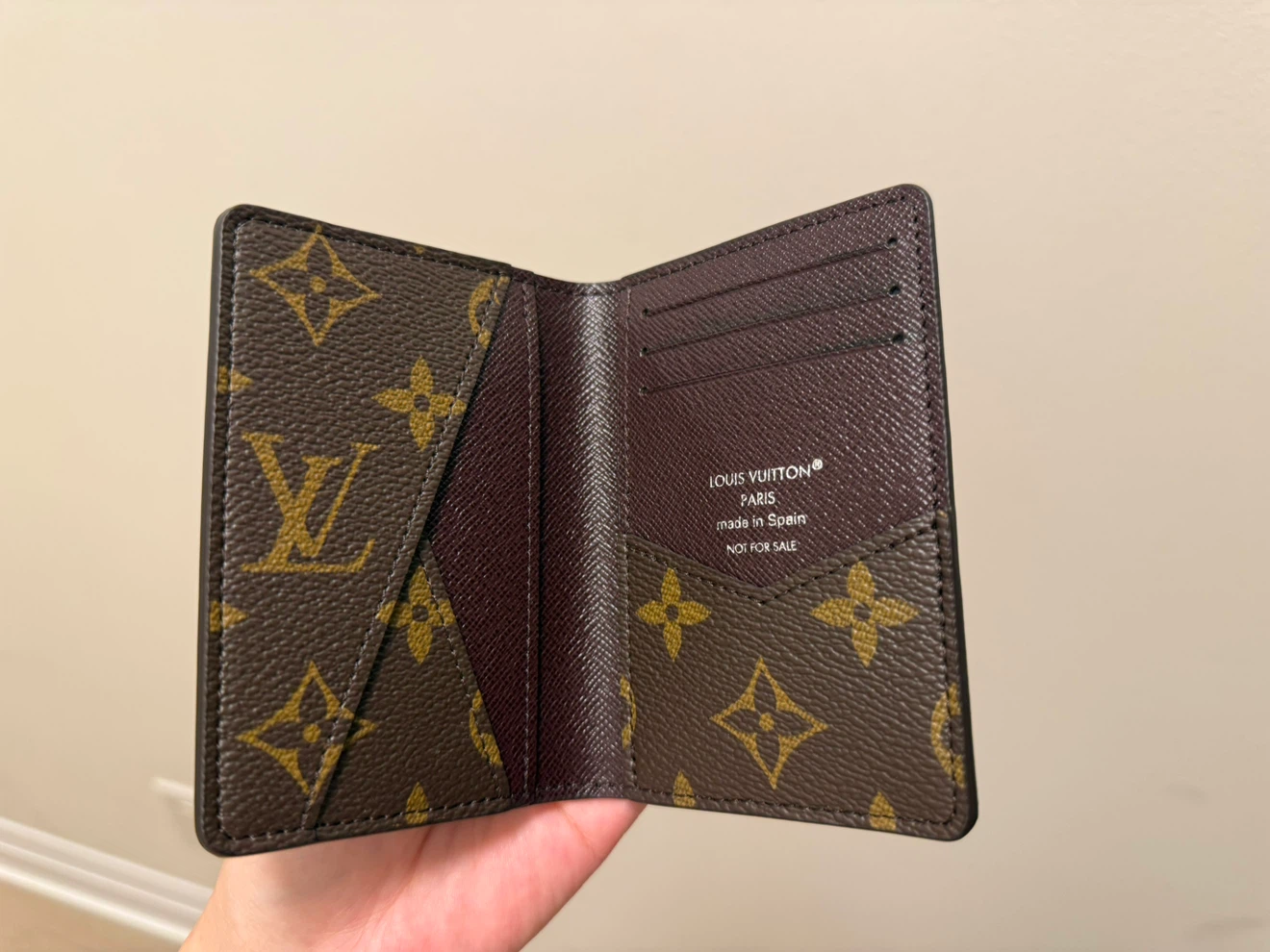 Brand new Louis Vuitton Monogram Card Holder - photo 2