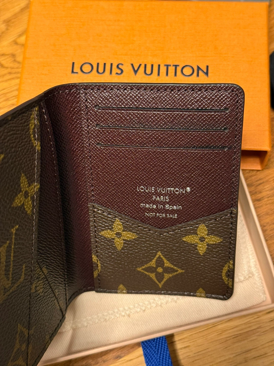 Brand new Louis Vuitton Monogram Card Holder - photo 3