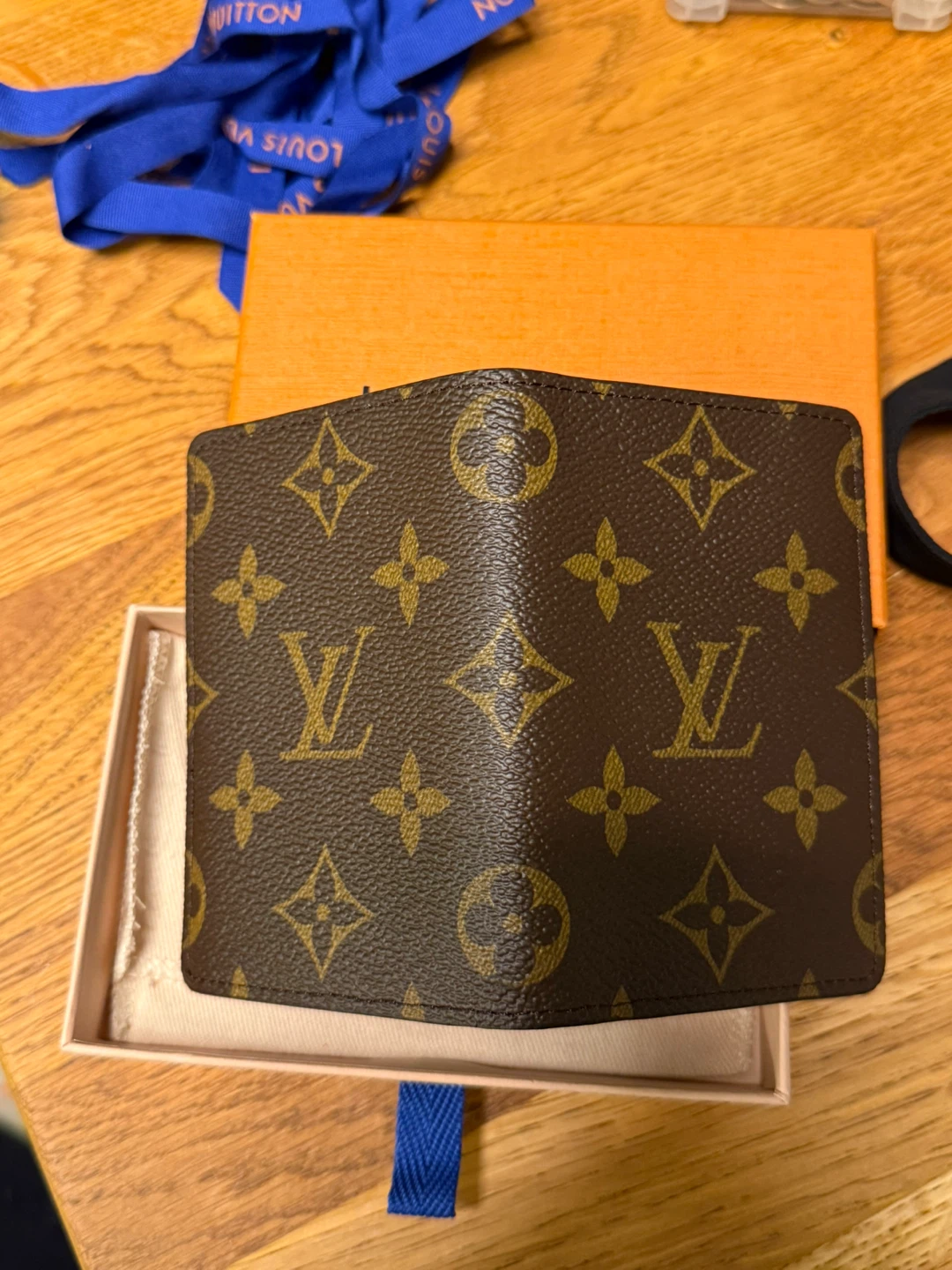 Brand new Louis Vuitton Monogram Card Holder - photo 4
