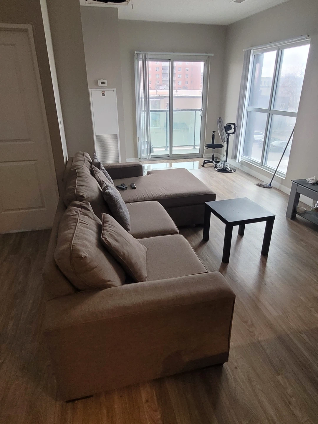 Couch - photo 3