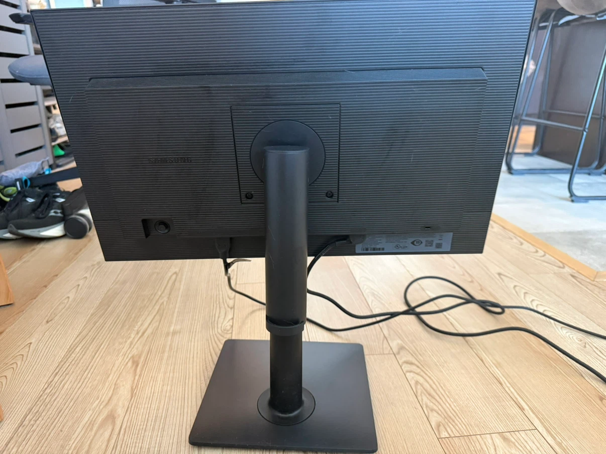 Samsung S24D402GAN LED Monitor - 24 Inch - photo 2