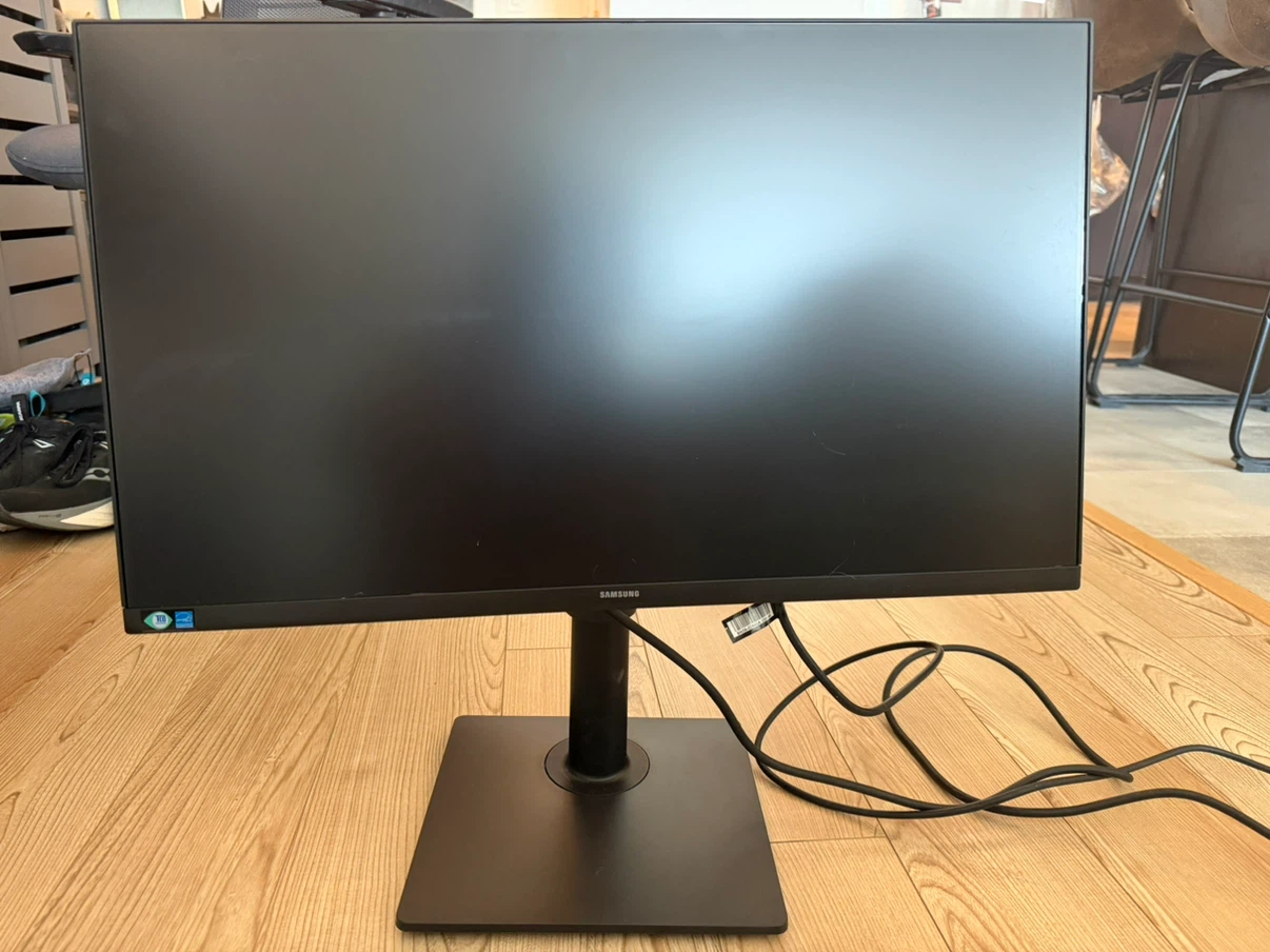 Samsung S24D402GAN LED Monitor - 24 Inch - photo 3