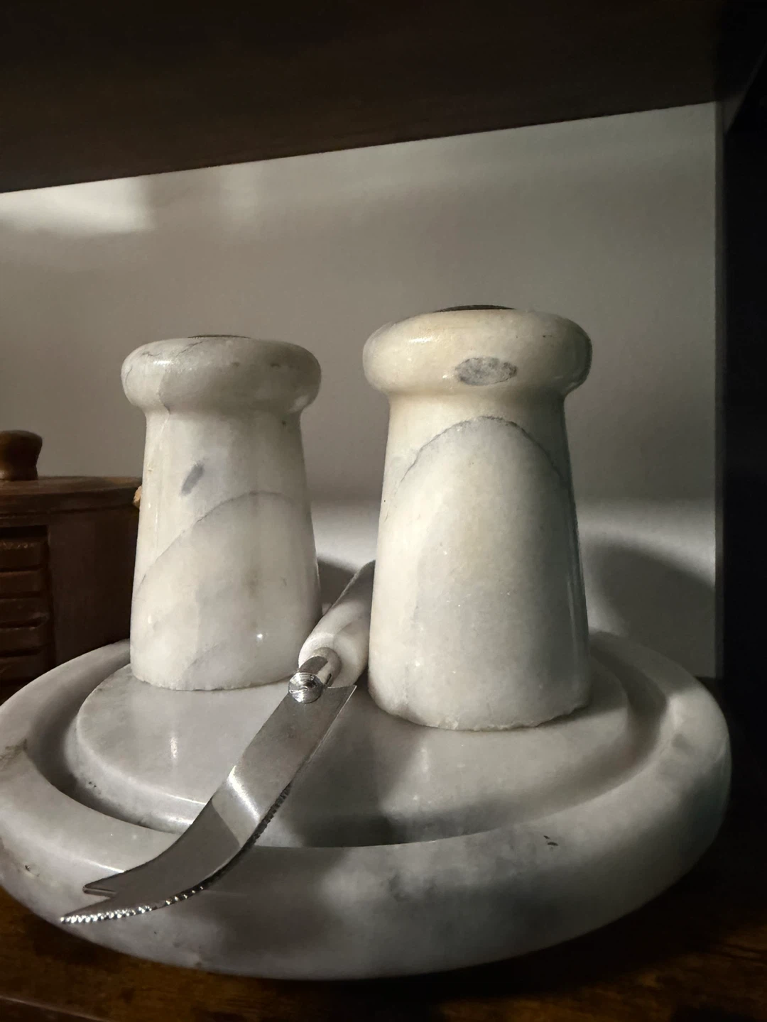 Marble Salt and Pepper Grinders with Tray and Knife - photo 4