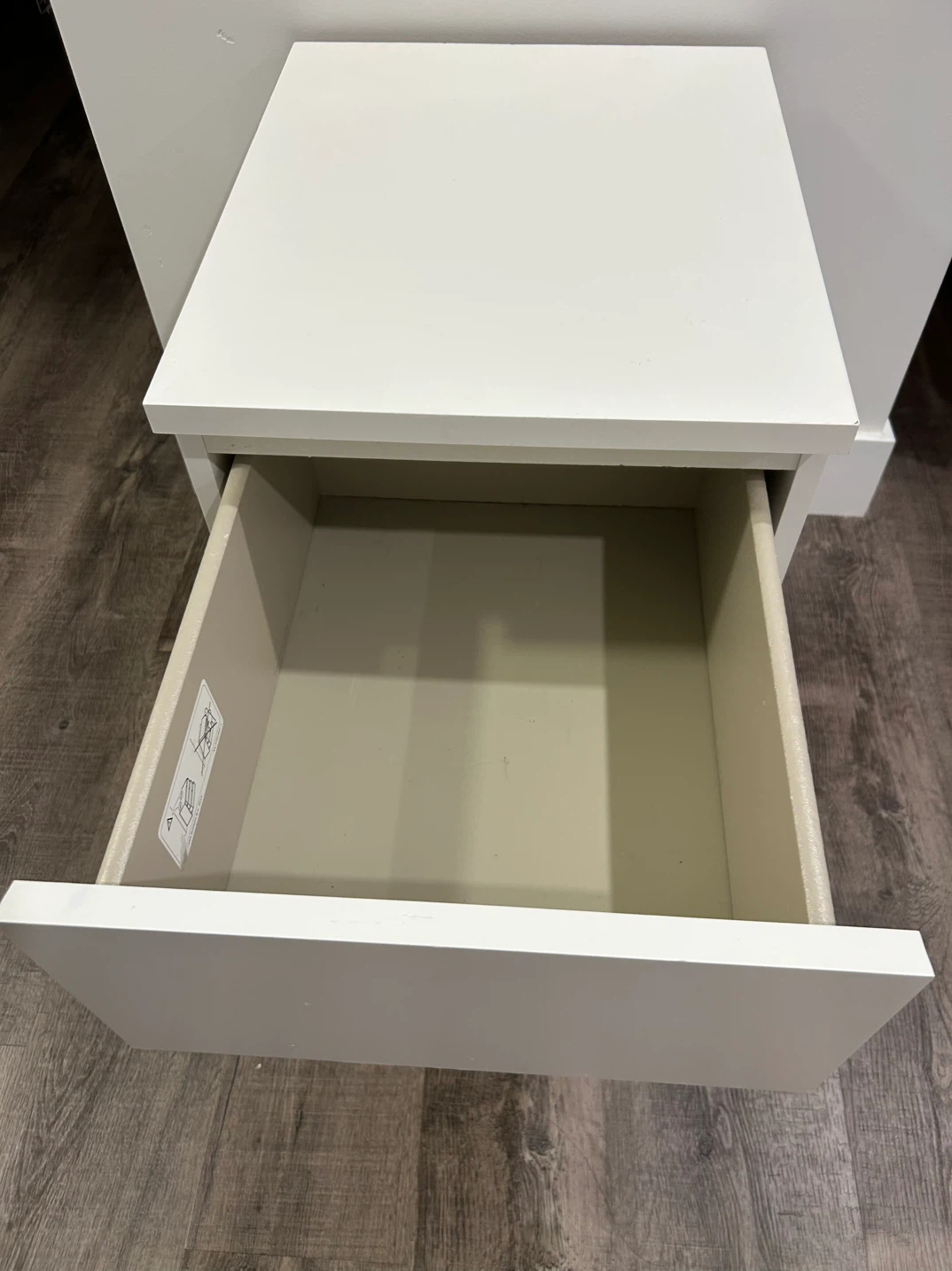 IKEA MALM white nightstand - photo 2