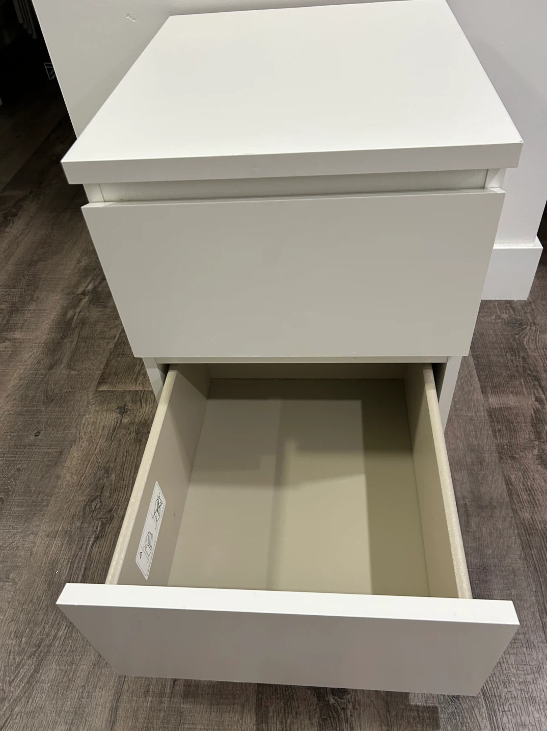 IKEA MALM white nightstand - photo 3