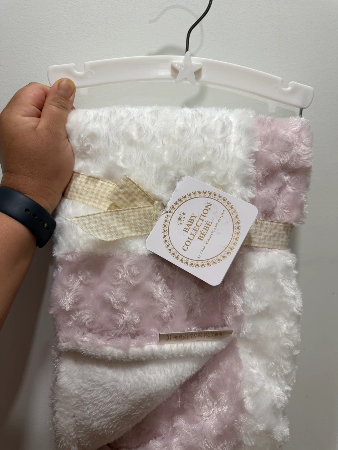 Baby Collection Bébé Blanket - White/Pink Swirl Faux Fur