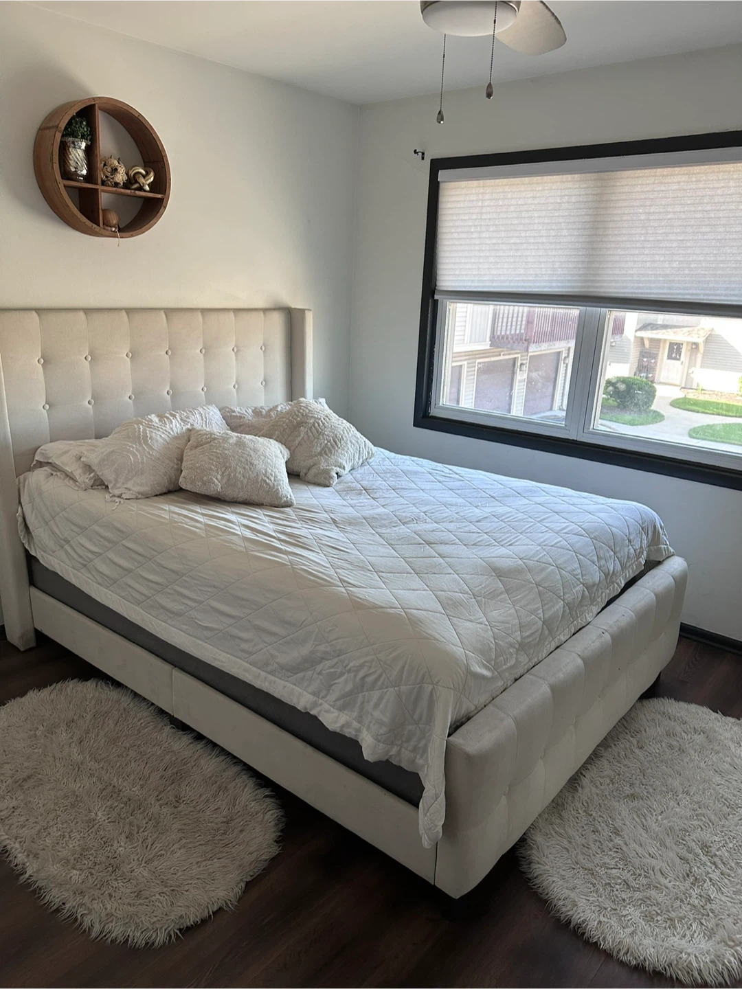 Tufted Upholstered Bed Frame with Headboard
