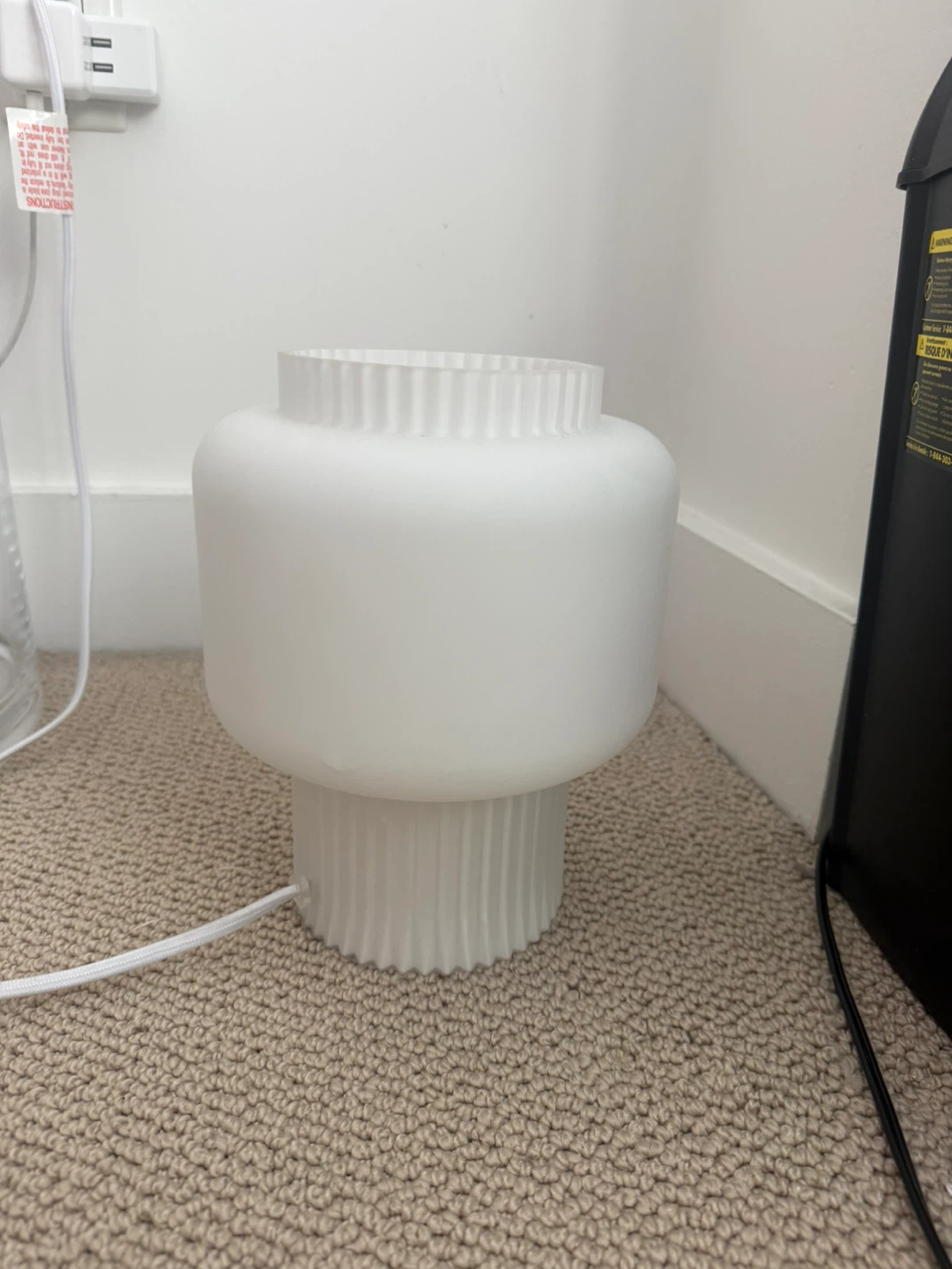 White Frosted Table Lamp - photo 2