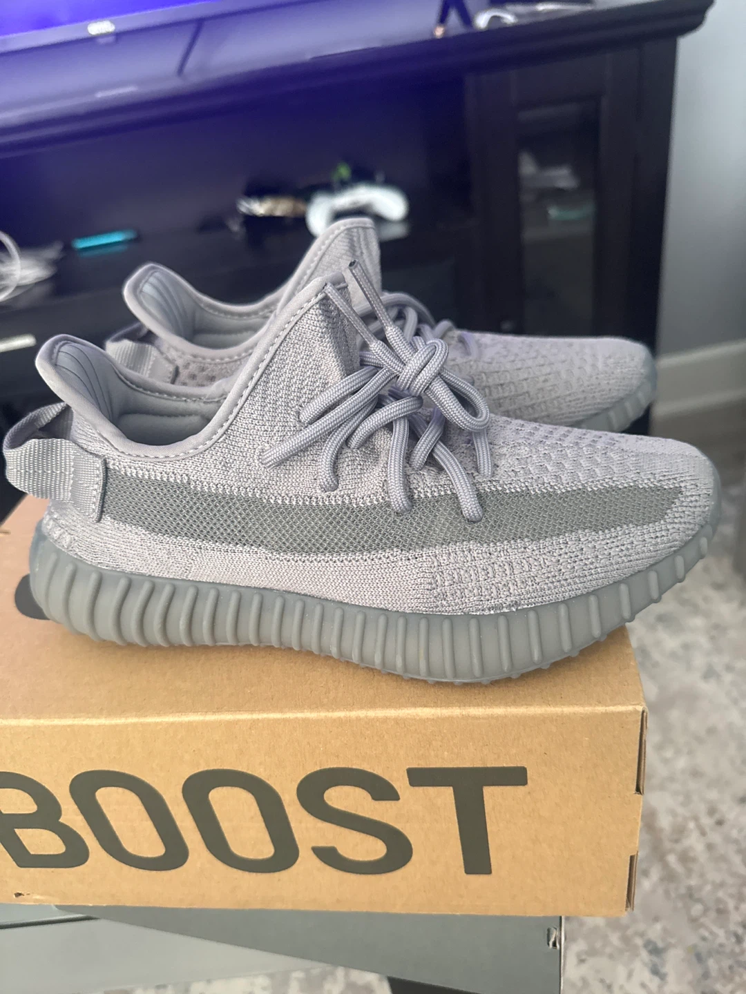 BNIB Adidas Yeezy Boost 350 V2 Grey Shoes - photo 3