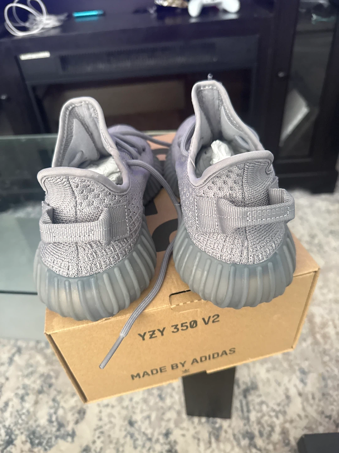 BNIB Adidas Yeezy Boost 350 V2 Grey Shoes - photo 4
